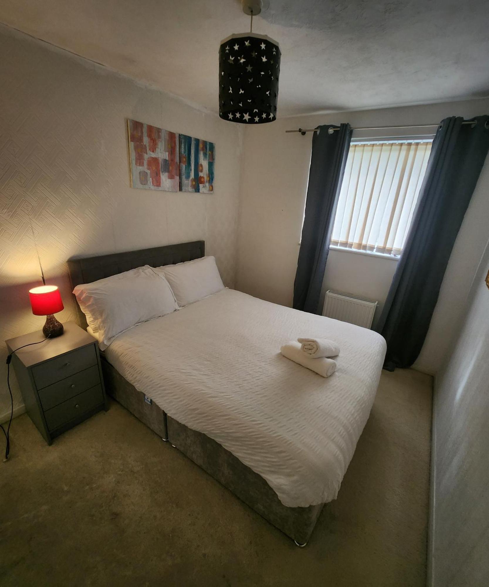 Three Bedroom Apartment Chatham (Kent)