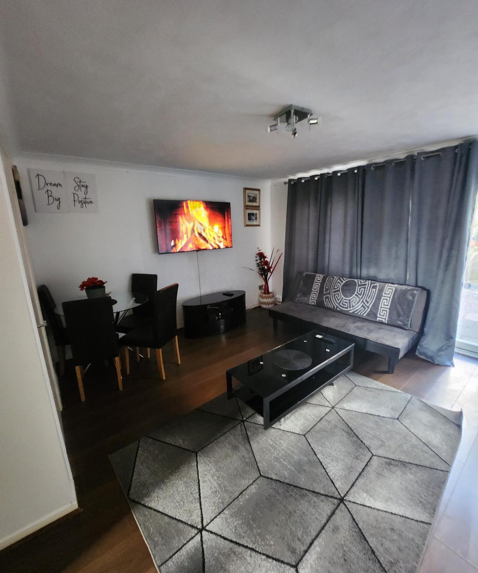 Three Bedroom Chatham (Kent)